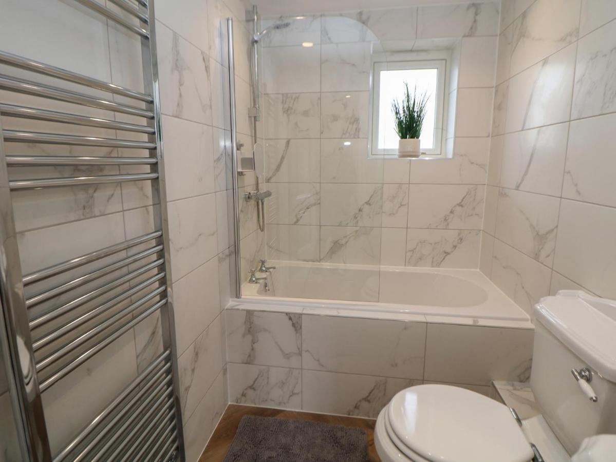 Netherdale House บักซ์ตัน ภายนอก รูปภาพ